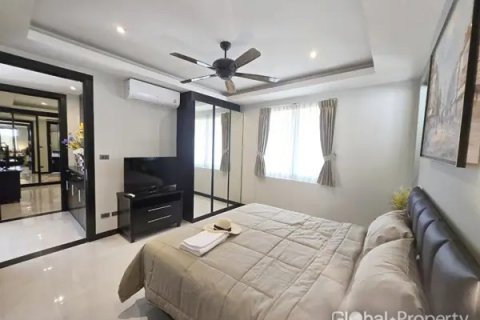Casa de 4 dormitorios en Pattaya, Tailandia № 70318 - foto 8