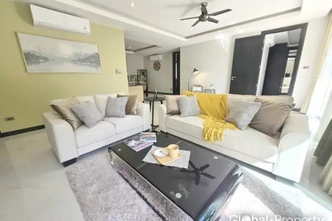 Casa de 4 dormitorios en Pattaya, Tailandia № 70318 - foto 17