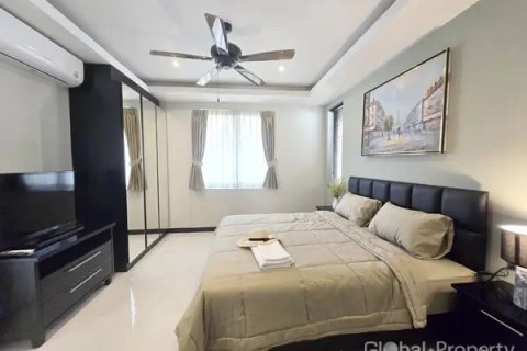 Casa de 4 dormitorios en Pattaya, Tailandia № 70318 - foto 9