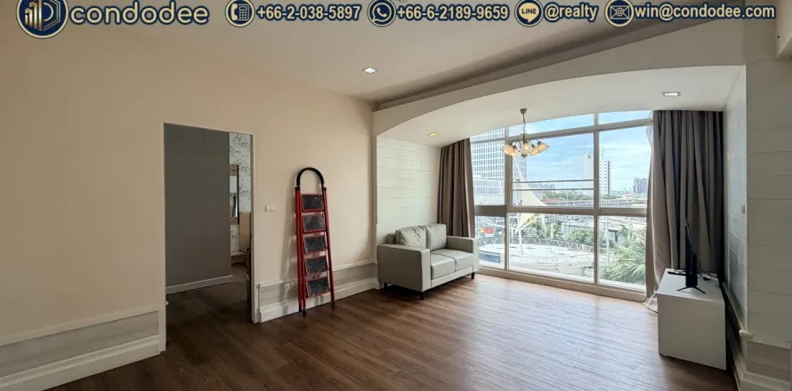 Condo in Bangkok, Thailand, 2 bedrooms  № 233153