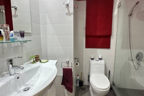 Condominio de 1 dormitorio en Khlong San, Bangkok, Tailandia № 163858 - foto 9