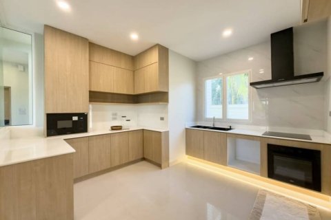 Casa de 5 dormitorios en Phuket, Tailandia № 163854 - foto 9