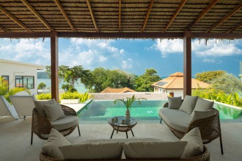 Chalet de 5 dormitorios en Surat Thani, Tailandia № 163857 - foto 3