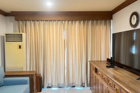 Condominio de 2 dormitorios en Khlong Toei, Bangkok, Tailandia № 163860 - foto 5