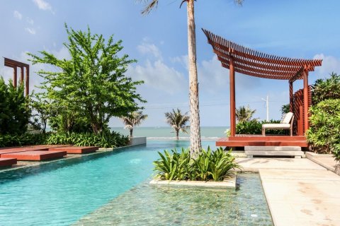 Chalet de 3 dormitorios en Pran Buri, Tailandia № 168487 - foto 2