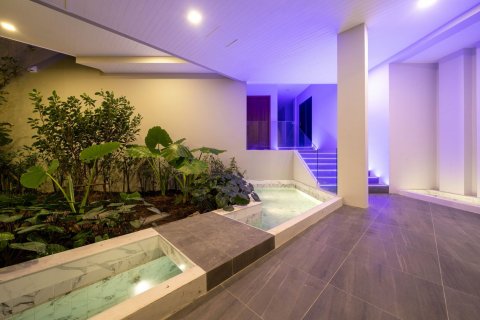 Chalet de 5 dormitorios en Kathu, Tailandia № 136673 - foto 3