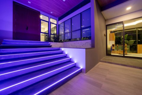 Chalet de 5 dormitorios en Kathu, Tailandia № 136673 - foto 10