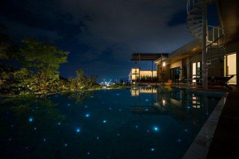 Chalet de 5 dormitorios en Kathu, Tailandia № 136673 - foto 8