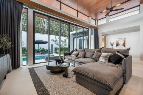 House in Bang Tao, Thailand 3 bedrooms № 177832 - photo 2