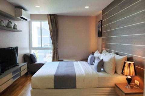 Apartamento de 383 dormitorios en Pattaya, Tailandia № 205892 - foto 7