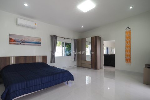 Casa de 3 dormitorios en Bang Lamung, Tailandia № 74386 - foto 12