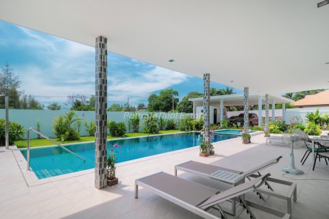 Casa de 3 dormitorios en Bang Lamung, Tailandia № 74386 - foto 3