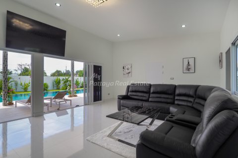 Casa de 3 dormitorios en Bang Lamung, Tailandia № 74386 - foto 5