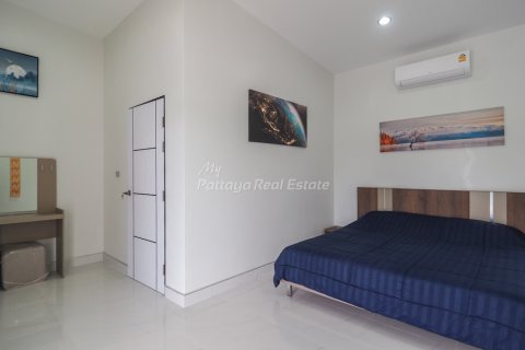 Casa de 3 dormitorios en Bang Lamung, Tailandia № 74386 - foto 13