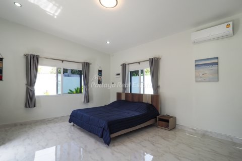 Casa de 3 dormitorios en Bang Lamung, Tailandia № 74386 - foto 8