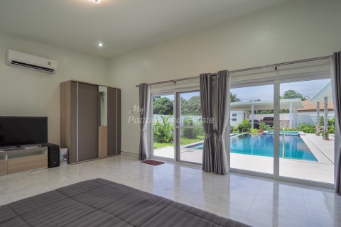 Casa de 3 dormitorios en Bang Lamung, Tailandia № 74386 - foto 16