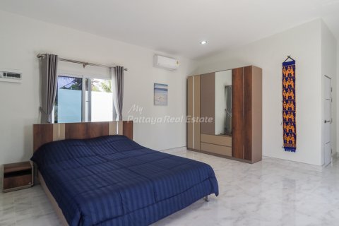 Casa de 3 dormitorios en Bang Lamung, Tailandia № 74386 - foto 9