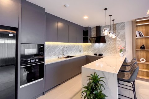 Condominio de 3 dormitorios en Pattaya, Tailandia № 172603 - foto 2
