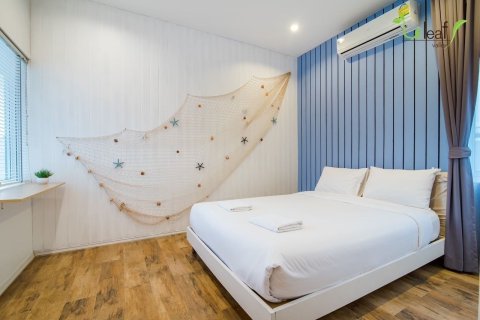Chalet de 3 dormitorios en Hua Hin, Tailandia № 155833 - foto 4
