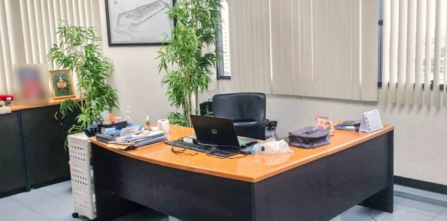 Oficina 251.4 m2 en Bang Na, Bangkok, Tailandia № 116972
