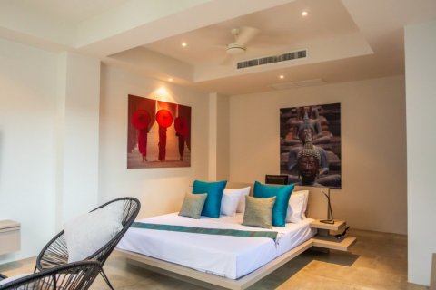 Casa de 4 dormitorios en Phuket, Tailandia № 180954 - foto 18