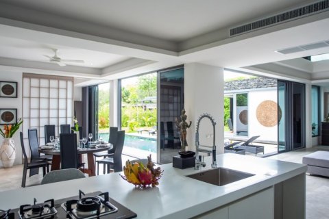 Casa de 4 dormitorios en Phuket, Tailandia № 180954 - foto 12