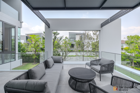 House in Bangkok, Thailand 4 bedrooms № 189336