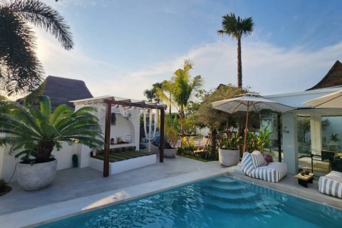 Casa de 6 dormitorios en Hua Hin, Tailandia № 180380 - foto 5
