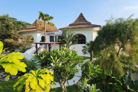 Casa de 6 dormitorios en Hua Hin, Tailandia № 180380 - foto 3