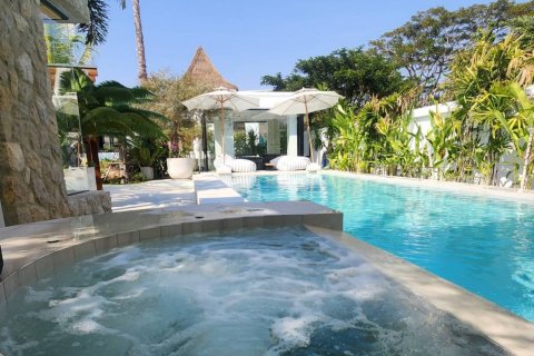 Casa de 6 dormitorios en Hua Hin, Tailandia № 180380 - foto 9