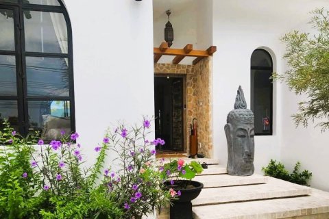 Casa de 6 dormitorios en Hua Hin, Tailandia № 180380 - foto 12