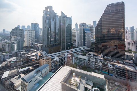 Estudio en el condominio en Watthana, Bangkok, Tailandia № 146192 - foto 11