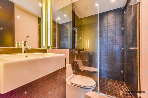 Condo in Bangkok, Thailand, 3 bedrooms № 220657 - photo 3