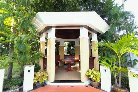 Casa de 10 dormitorios en Pattaya, Tailandia № 63373 - foto 11