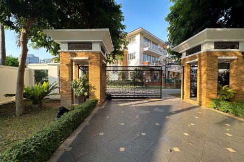 Casa de 10 dormitorios en Pattaya, Tailandia № 63373 - foto 6