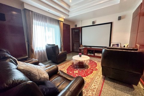 Casa de 10 dormitorios en Pattaya, Tailandia № 63373 - foto 19