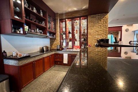 Casa de 10 dormitorios en Pattaya, Tailandia № 63373 - foto 17