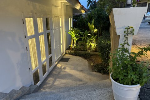 Chalet de 4 dormitorios en Ko Samui, Tailandia № 173084 - foto 9