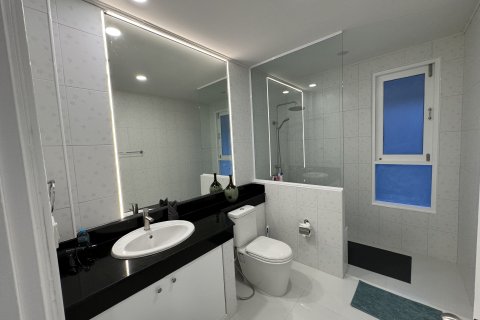 Chalet de 4 dormitorios en Ko Samui, Tailandia № 173084 - foto 25