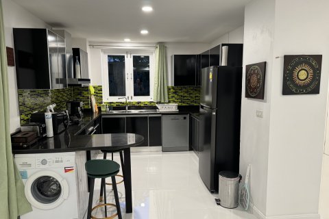 Chalet de 4 dormitorios en Ko Samui, Tailandia № 173084 - foto 11