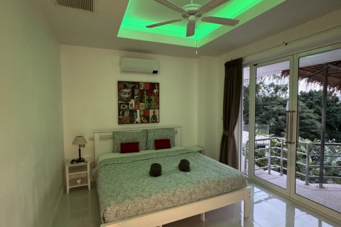 Chalet de 4 dormitorios en Ko Samui, Tailandia № 173084 - foto 16