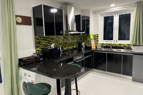 Chalet de 4 dormitorios en Ko Samui, Tailandia № 173084 - foto 8