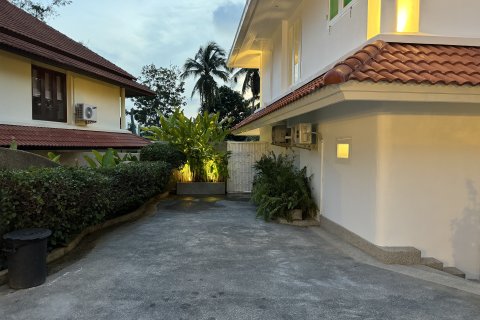 Chalet de 4 dormitorios en Ko Samui, Tailandia № 173084 - foto 29