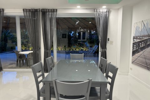 Chalet de 4 dormitorios en Ko Samui, Tailandia № 173084 - foto 10