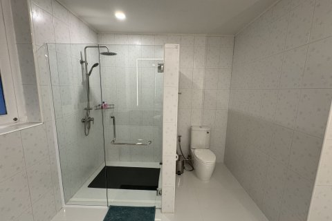 Chalet de 4 dormitorios en Ko Samui, Tailandia № 173084 - foto 23