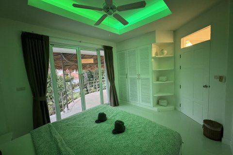 Chalet de 4 dormitorios en Ko Samui, Tailandia № 173084 - foto 21