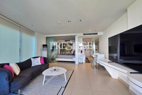 Condo in Pattaya, Thailand, 1 bedroom № 198277 - photo 3