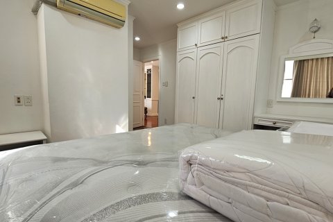 Condo à Watthana, Bangkok, Thaïlande, 2 chambres № 201195 - photo 8