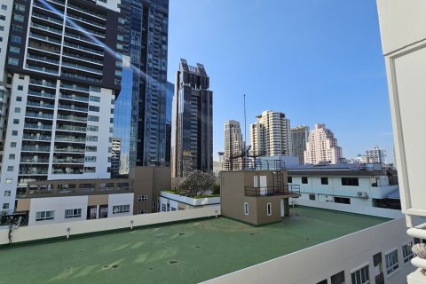 Condo à Watthana, Bangkok, Thaïlande, 2 chambres № 201195 - photo 2