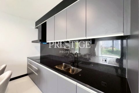 Condo in Pattaya, Thailand, 2 bedrooms № 197486 - photo 8